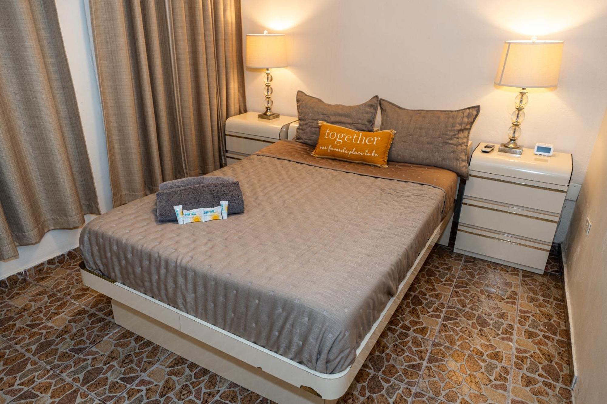 Compact Haven With Private Entrance And Free Parking And Laundry Apartment Понсе Екстериор снимка